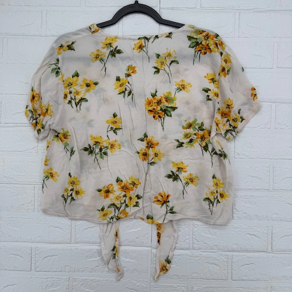 Full Tilt Floral Tie Front Top Womens Medium Yellow Cream Button Up Crop Shirt